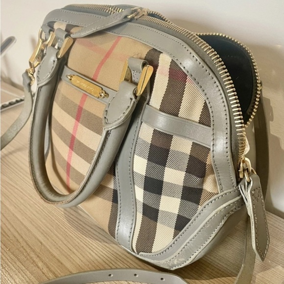 Burberry Gray and Tan Checkered Women's Bag - Picture 4 of 12